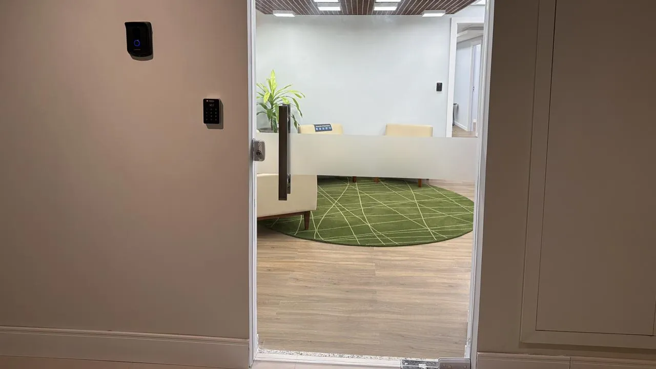 Obra corporativa multidisciplinar executada pela Polc